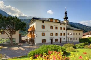 Esterno albergo Cristofoli Treppo Carnico